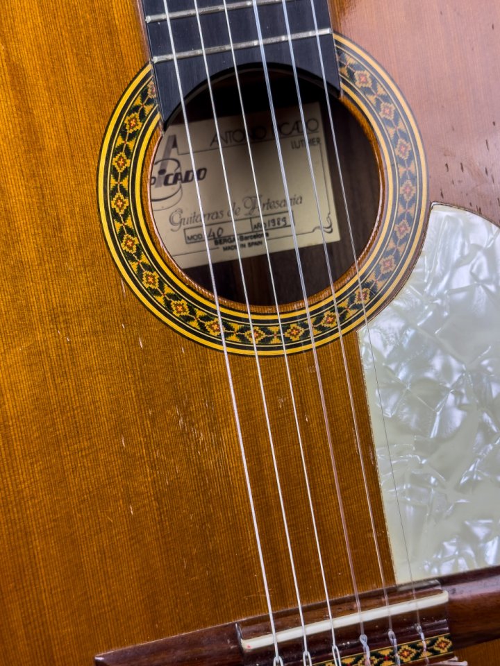 Guitarra clasica-flamenca Antonio Picado 40 solida de segunda mano · Foto 3 de 10 · Tarragona · 450 €