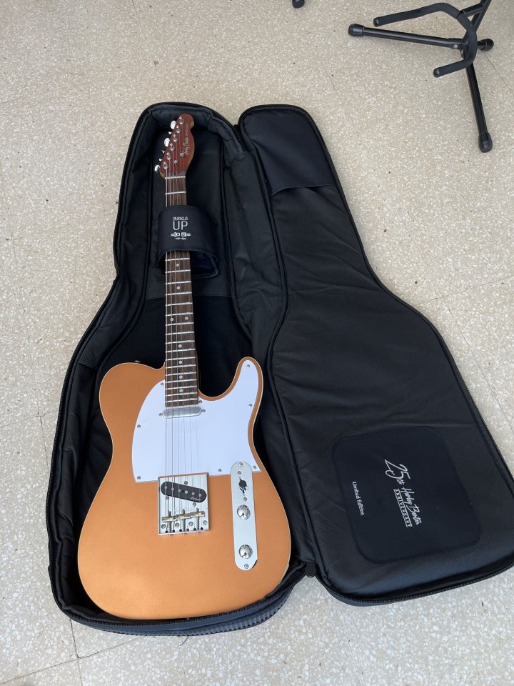 Harley Benton TE-25th Anniversary ¡FULL SET IMPECABLE! de segunda mano · Foto 1 de 10 · Barcelona · 260 €