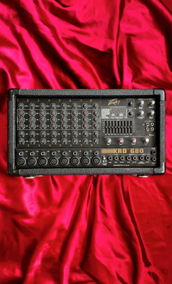 Peavey XRD 680 Powered PA Mixer 8 Channel Head USA de segunda mano · Foto 1 de 10 · Barcelona · 50 €