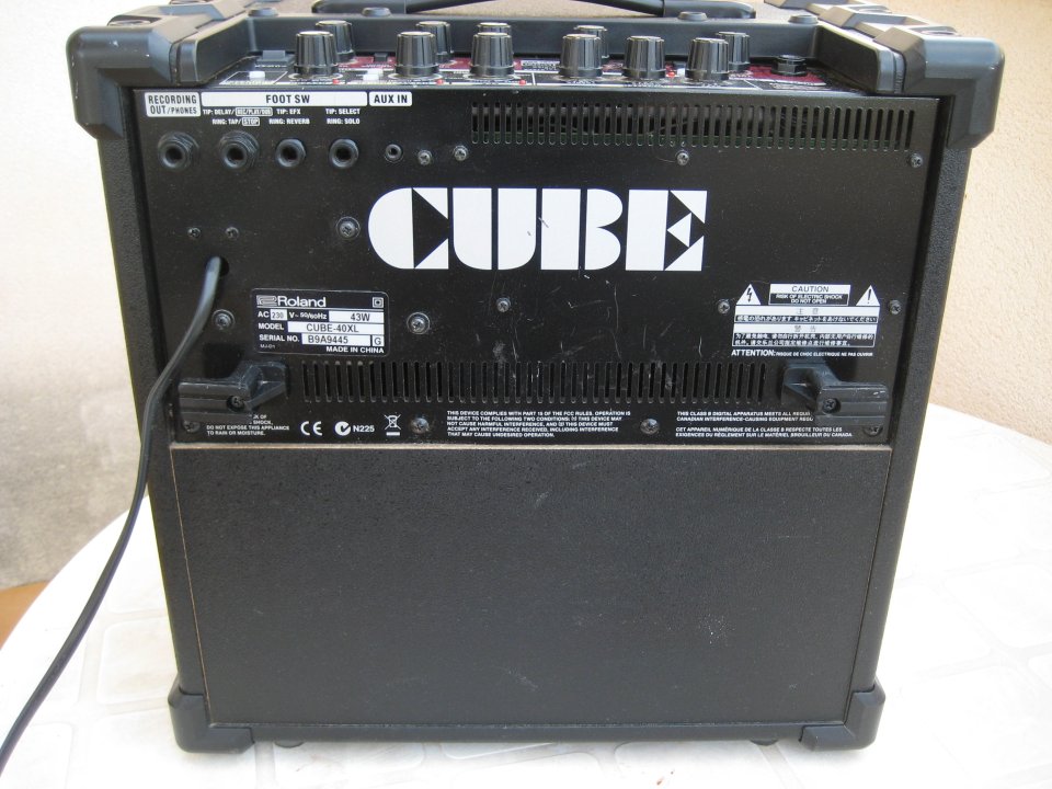 Roland Cube 40XL 40 watts with effects
