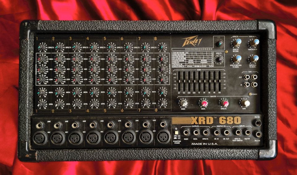 Peavey XRD 680 Powered PA Mixer 8 Channel Head USA de segunda mano · Foto 2 de 10 · Barcelona · 50 €