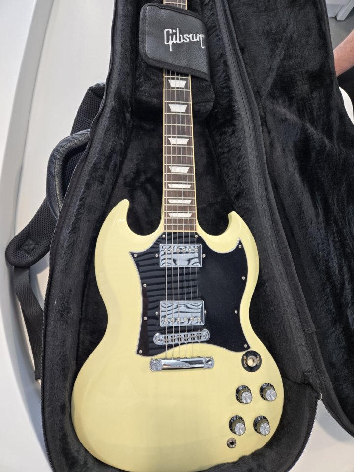 Gibson sg 2024 de segunda mano · Foto 2 de 6 · Bizkaia · 1300 €