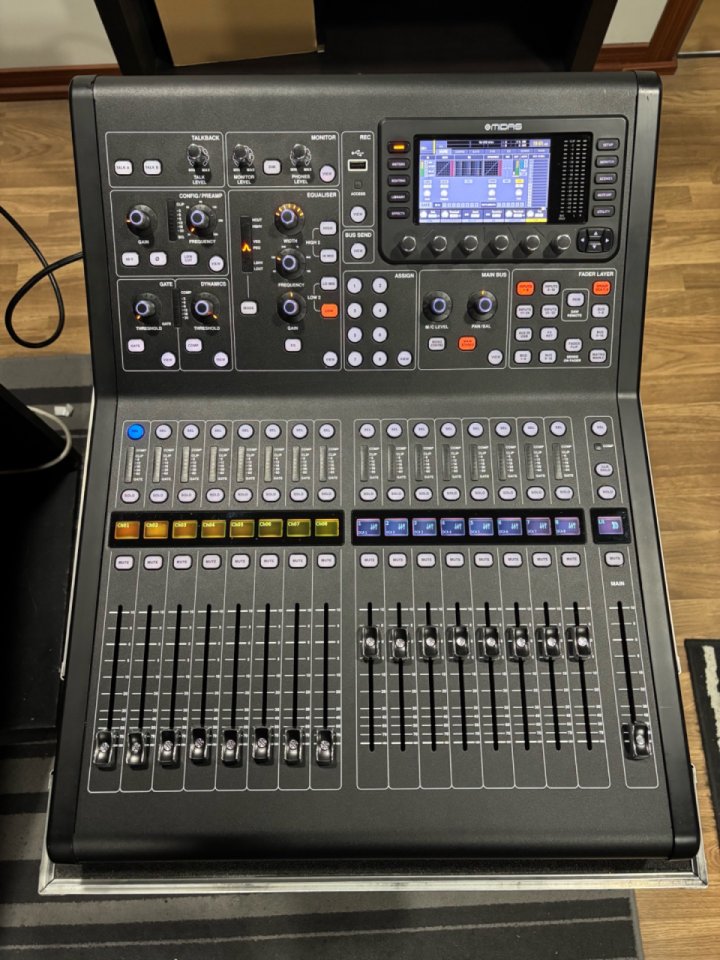 Midas M32 + Flightcase