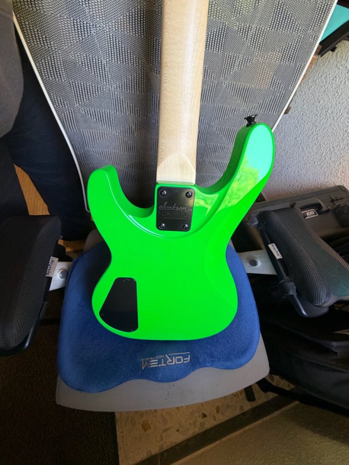 Bajo Jackson Dinky de segunda mano · Foto 2 de 7 · Barcelona · 75 €