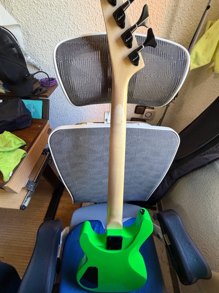 Bajo Jackson Dinky de segunda mano · Foto 4 de 7 · Barcelona · 75 €