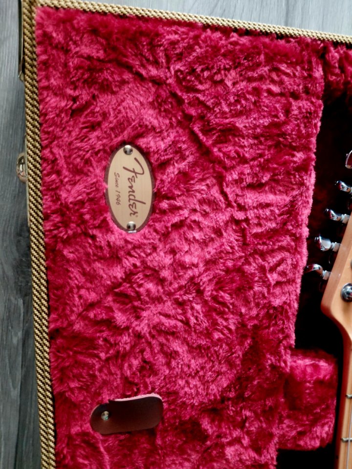 Fender Stratocaster Standart (Seymour Duncan) de segunda mano · Foto 2 de 10 · Alicante · 1500 €