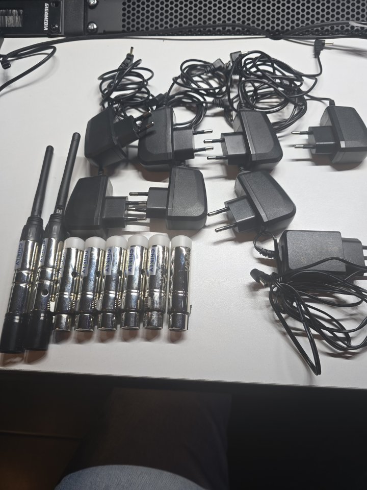 Kit DMX Inalámbrico 2.4G (8 piezas: 2 Transmisores + 6 Receptores)