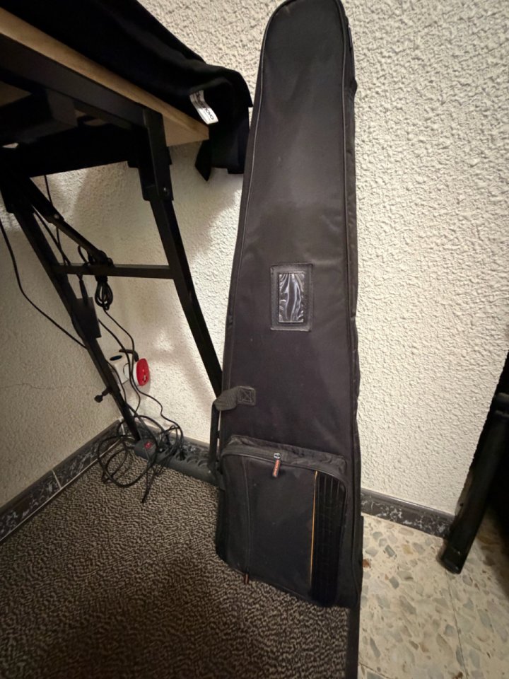Bajo Jackson Dinky de segunda mano · Foto 5 de 7 · Barcelona · 75 €