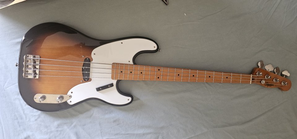 Bajo Squire classic vibe P50 de segunda mano · Foto 1 de 7 · Sevilla · 350 €