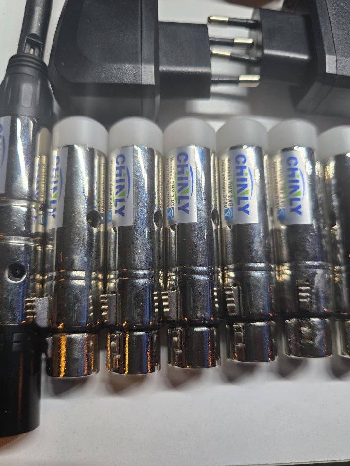 Kit DMX Inalámbrico 2.4G (8 piezas: 2 Transmisores + 6 Receptores)