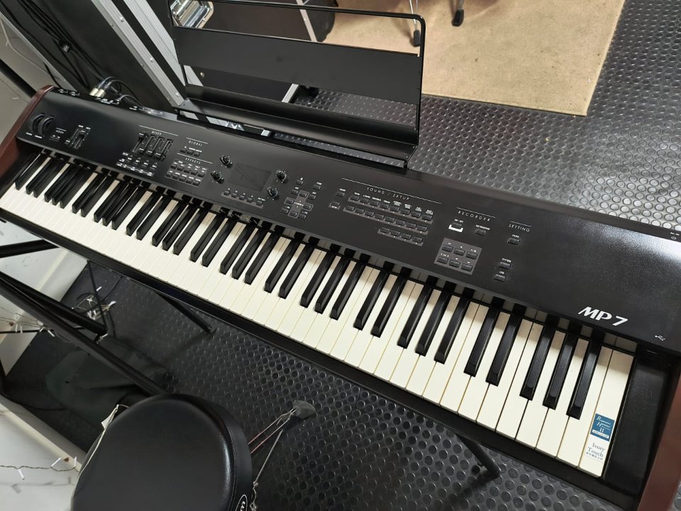 Teclado Kawai MP7