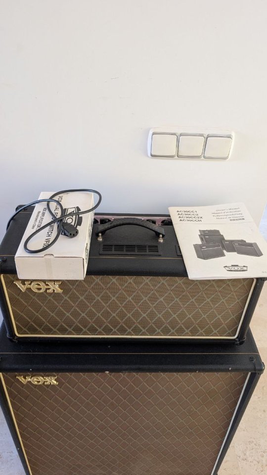 Amplificador Vox AC30 CCH y pantalla 4x12