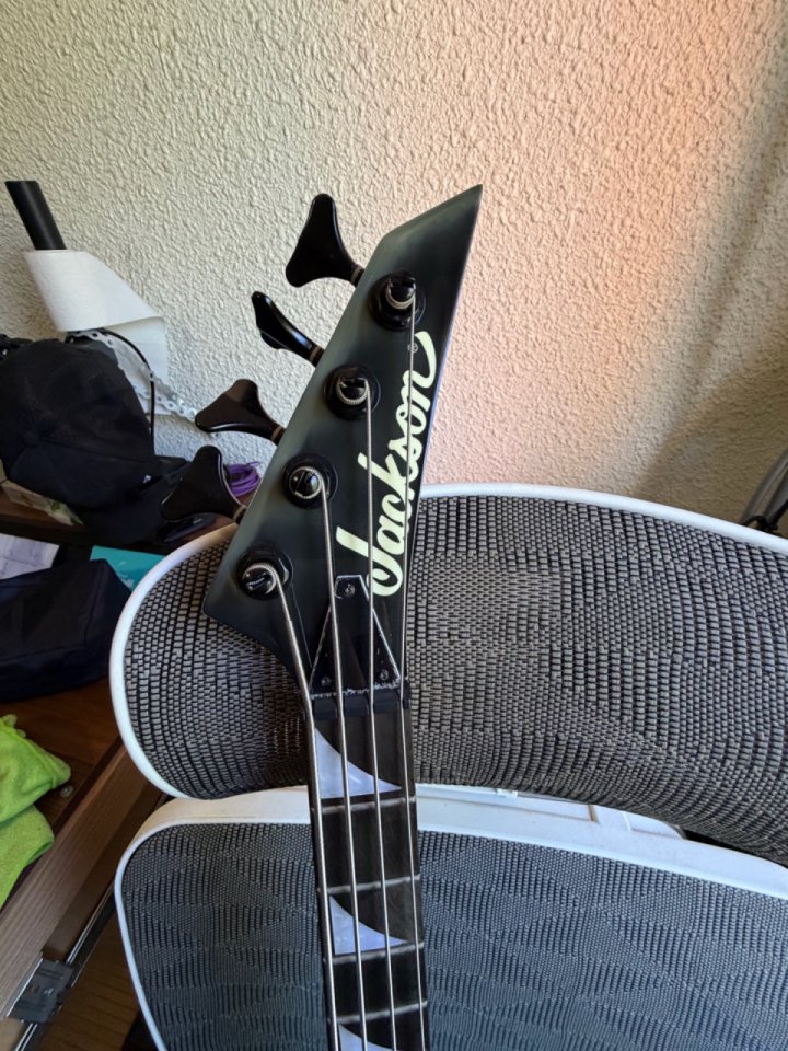 Bajo Jackson Dinky de segunda mano · Foto 7 de 7 · Barcelona · 75 €