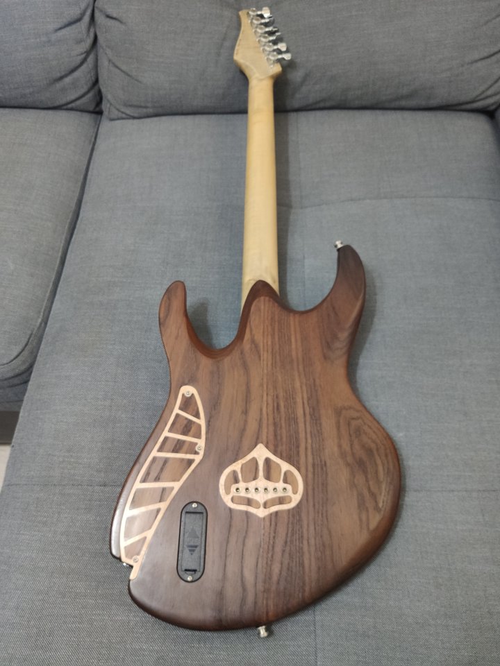 Guitarra eléctrica artesanal Moreno Guitars [Urge Venta]