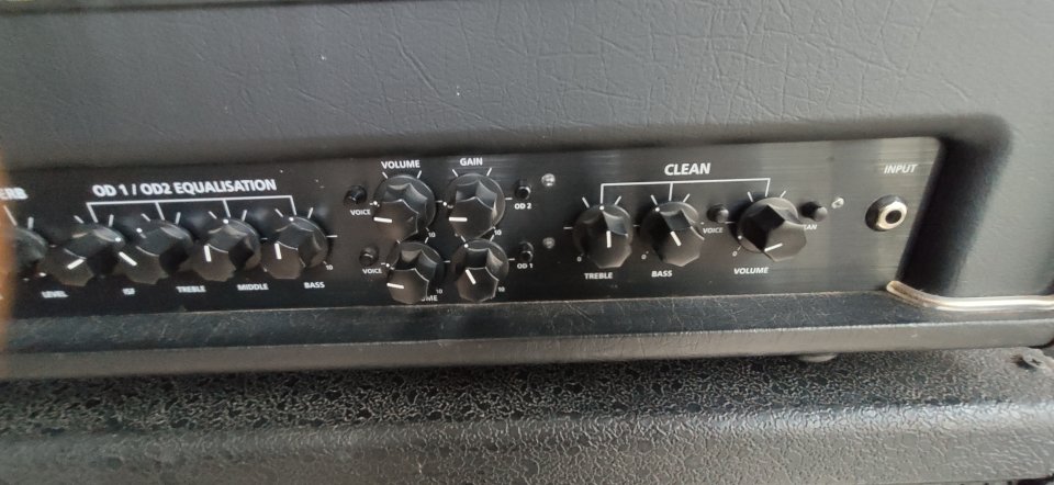 Blackstar HT STAGE 100H MKII Amplificador de guitarra 100w valvular