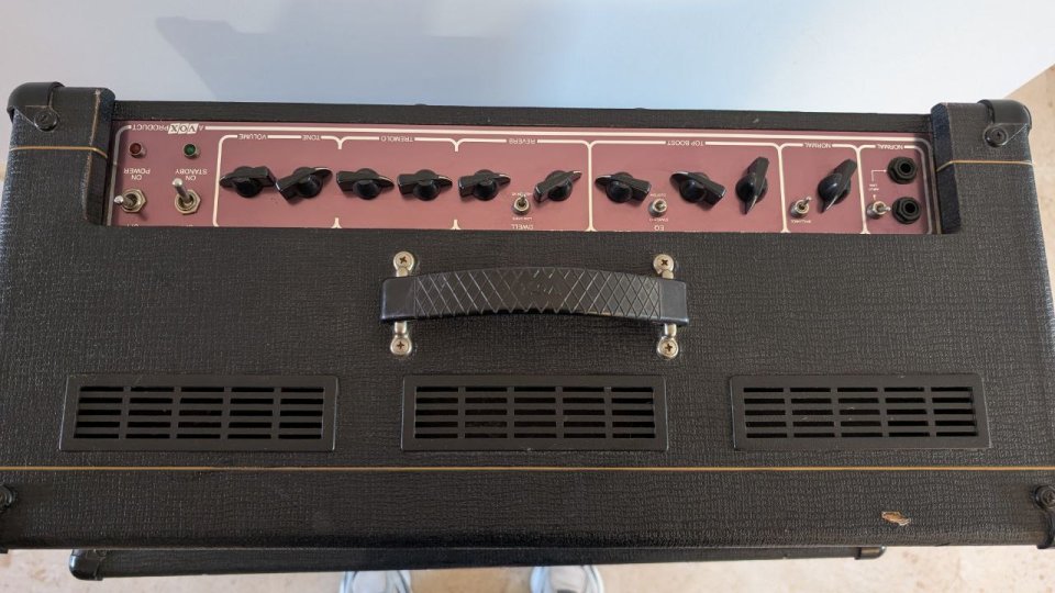 Amplificador Vox AC30 CCH y pantalla 4x12