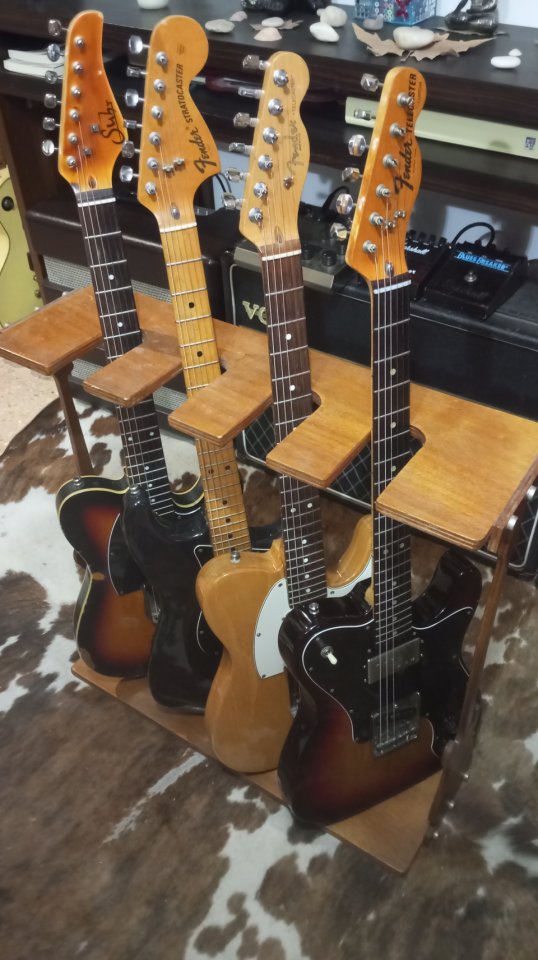 Soporte para 4 guitarras