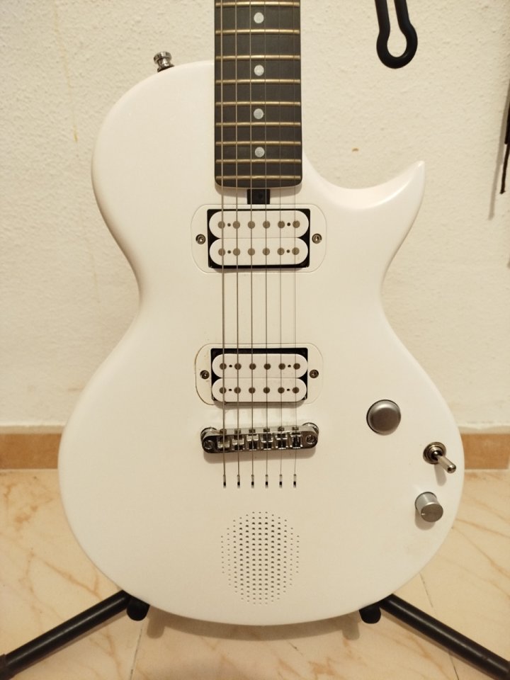 Enya Nova Go Sonic Autoamplificada/Bluetooth de segunda mano · Foto 2 de 10 · León · 300 €