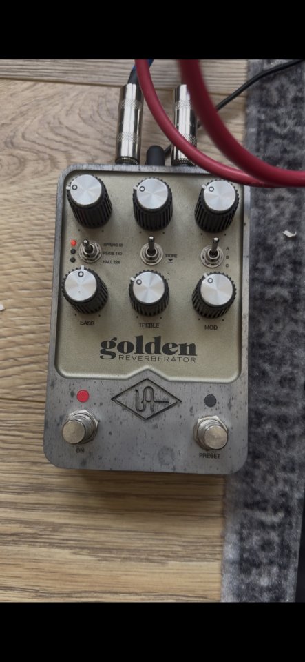 Pedal Reverb Universal Audio UA Golden Reverberator de segunda mano · Foto 6 de 6 · Huelva · 260 €