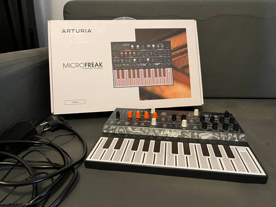 Arturia Microfreak de segunda mano · Foto 1 de 4 · Granada · 220 €