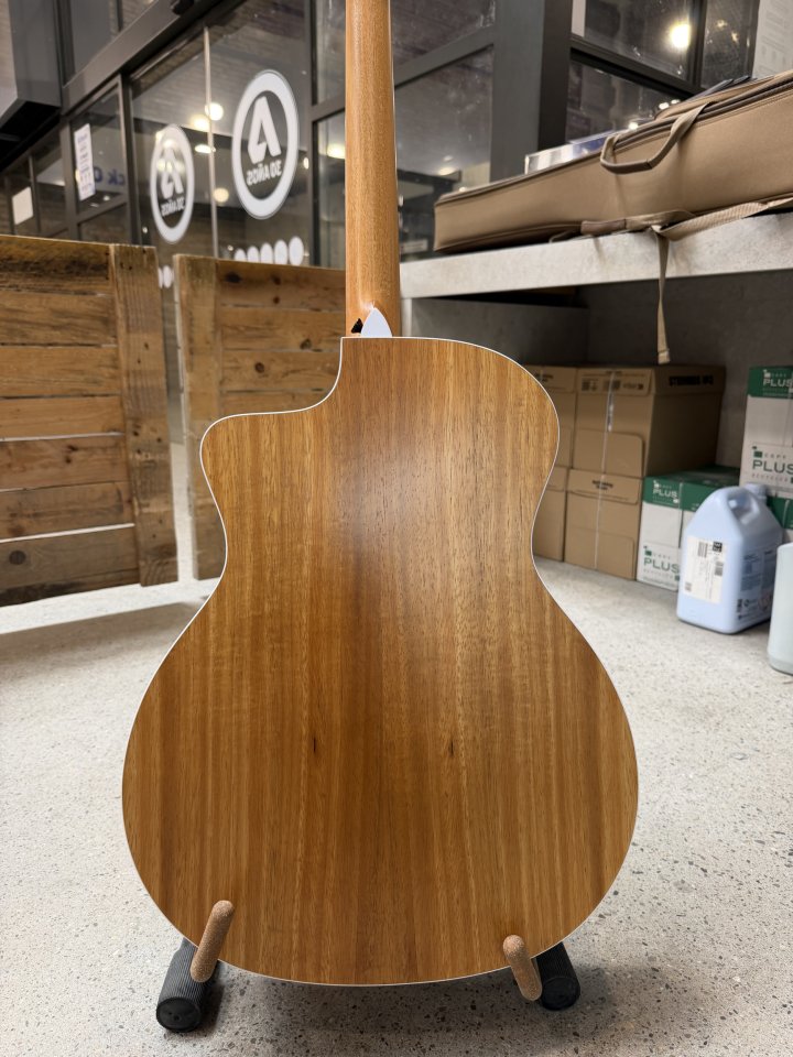 Taylor 214ce-Koa de segunda mano · Foto 3 de 10 · Barcelona · 850 €