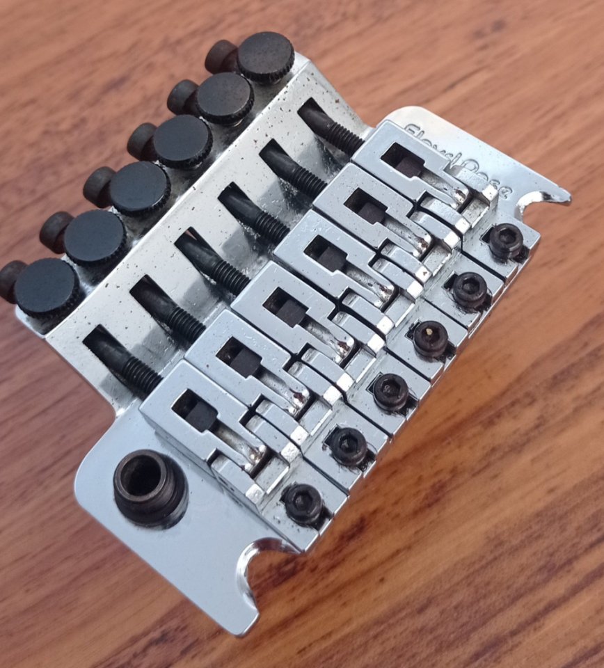 Puente para guitarra eléctrica Floyd Rose Original de segunda mano · Foto 2 de 9 · Cuenca · 225 €