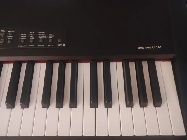 Piano Teclado Yamaha CP 33