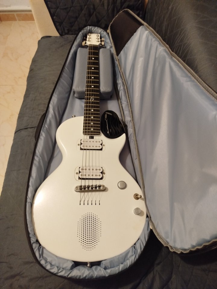 Enya Nova Go Sonic Autoamplificada/Bluetooth de segunda mano · Foto 3 de 10 · León · 300 €