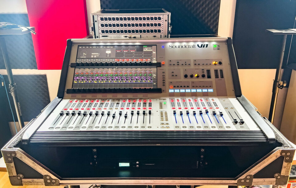 Soundcraft Vi1 + Stage Box + Salicru SPS750 Advance R + RME Madiface USB