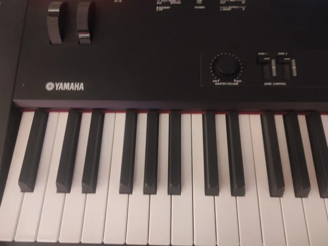 Piano Teclado Yamaha CP 33