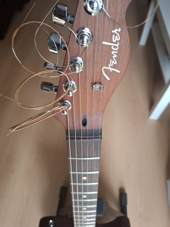 Fender Acoustasonic Standard Telecaster HSB de segunda mano · Foto 2 de 6 · Asturias · 430 €
