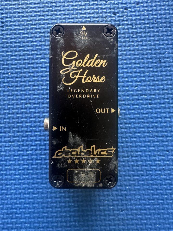 Decibelics Golden Horse de segunda mano · Foto 3 de 4 · Cádiz · 190 €