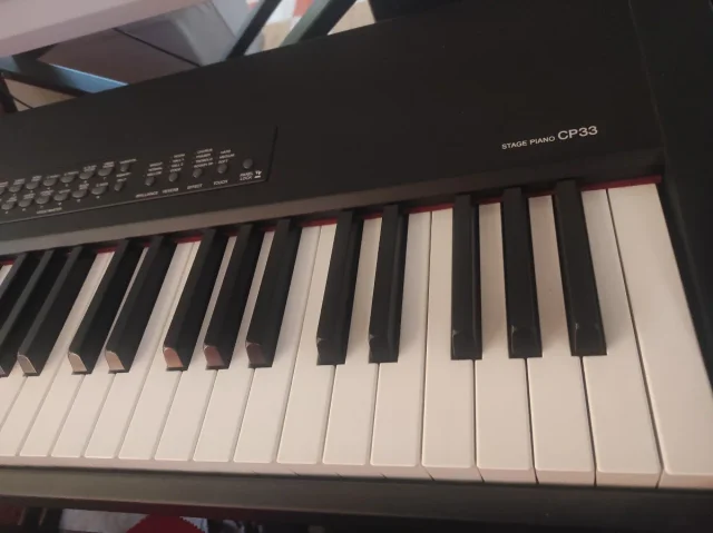 Piano Teclado Yamaha CP 33