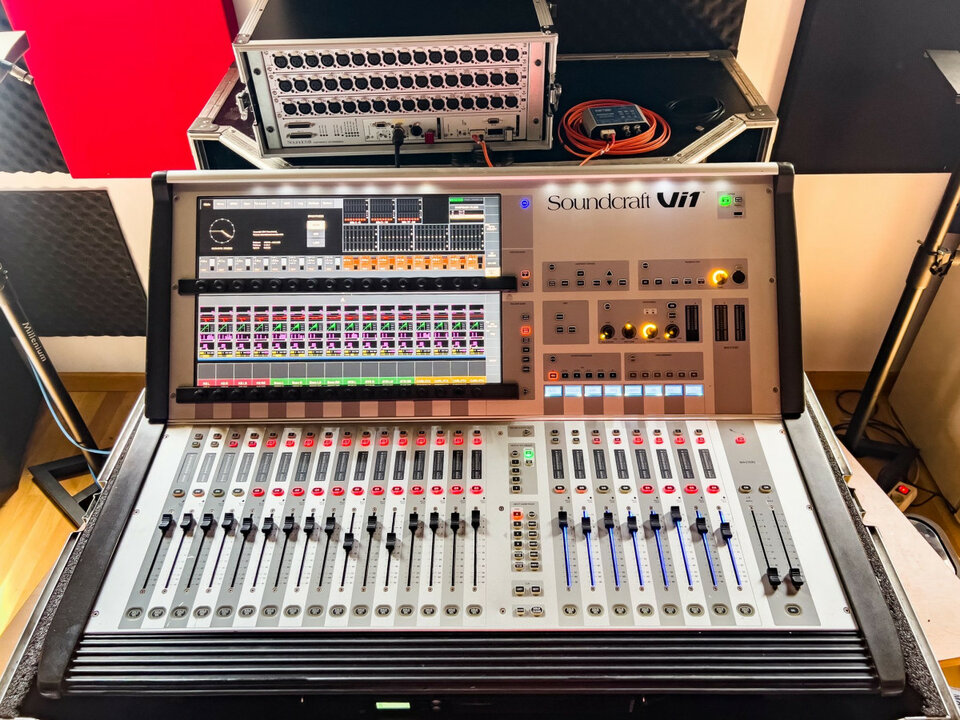 Soundcraft Vi1 + Stage Box + Salicru SPS750 Advance R + RME Madiface USB