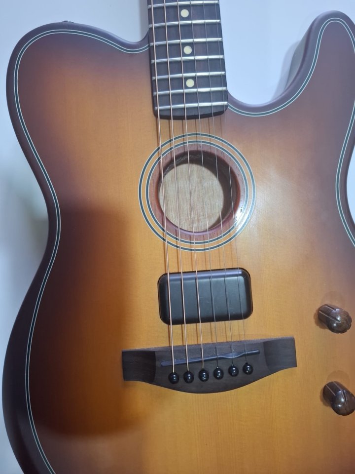 Fender Acoustasonic Standard Telecaster HSB de segunda mano · Foto 5 de 6 · Asturias · 430 €