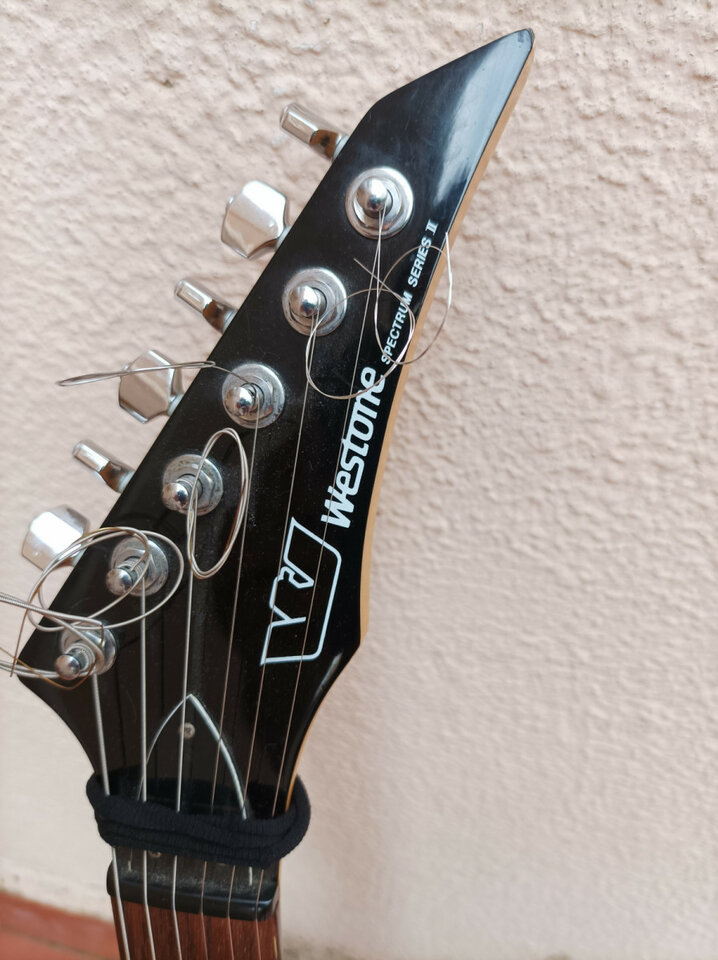 Guitarra Westone spectrum