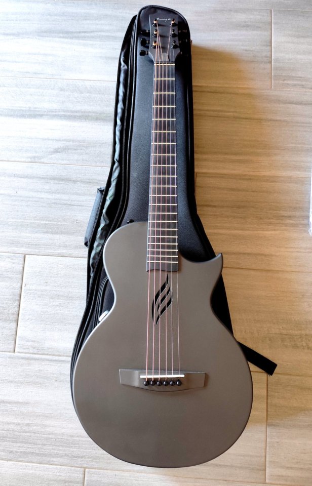 Guitarra Enya Nova Go de segunda mano · Foto 1 de 9 · Lleida · 200 €