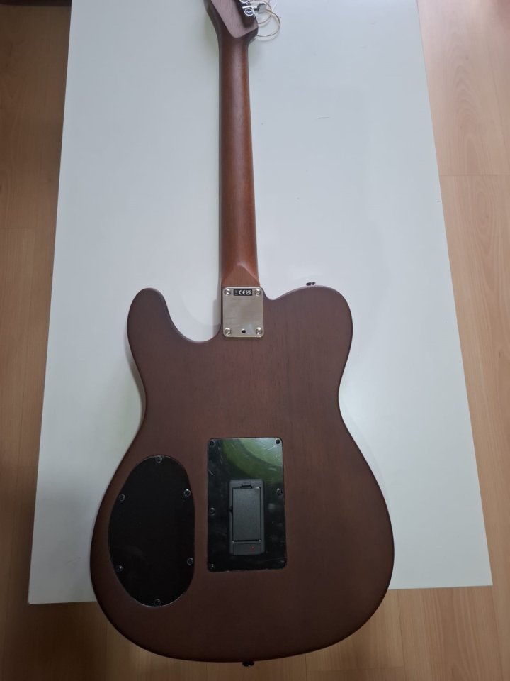 Fender Acoustasonic Standard Telecaster HSB de segunda mano · Foto 6 de 6 · Asturias · 430 €