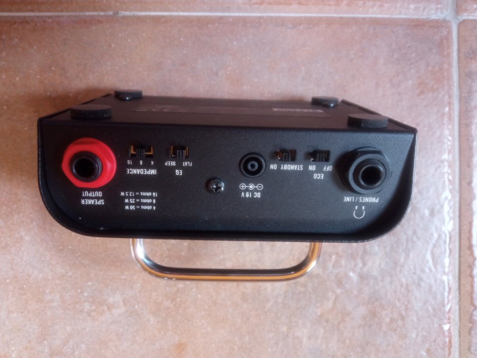 Amplificador VOX mv50 Rock de segunda mano · Foto 3 de 3 · Navarra · 80 €