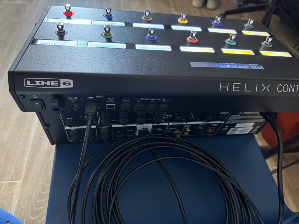 Helix rack + 2 controladoras de segunda mano · Foto 4 de 6 · Córdoba · 999 €