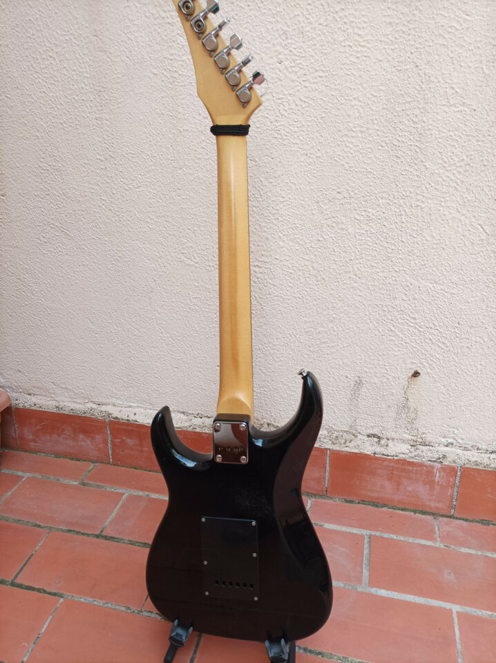 Guitarra Westone spectrum