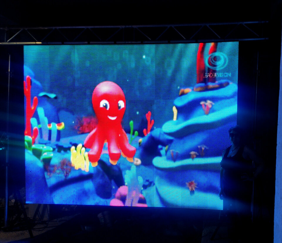 DMT PIXELMESH E12'5 Pantalla Led