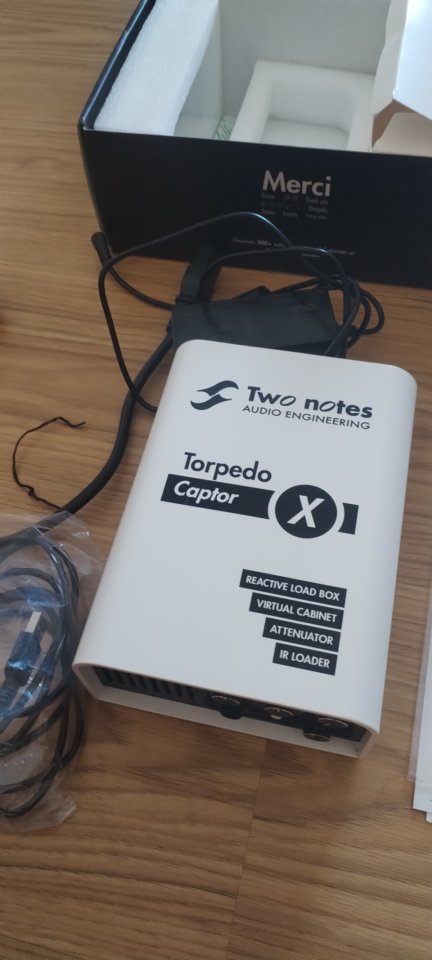 Two notes Captor X 8 Ohminos PRECIO FINAL de segunda mano · Foto 1 de 5 · Gipuzkoa · 275 €