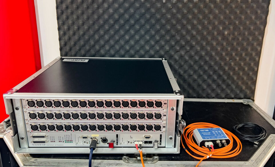 Soundcraft Vi1 + Stage Box + Salicru SPS750 Advance R + RME Madiface USB