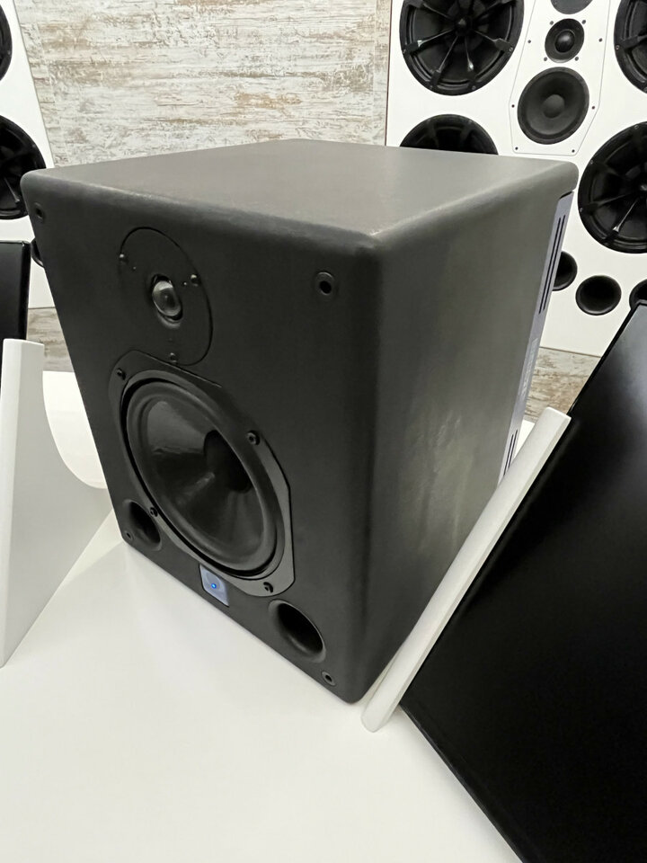 Monitores Quested V2108