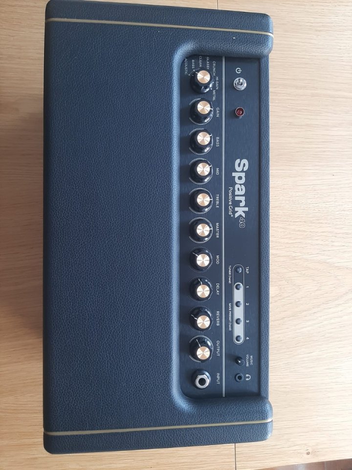 Positive Grid Spark 40 BK + Bolso de segunda mano · Foto 5 de 8 · Navarra · 210 €