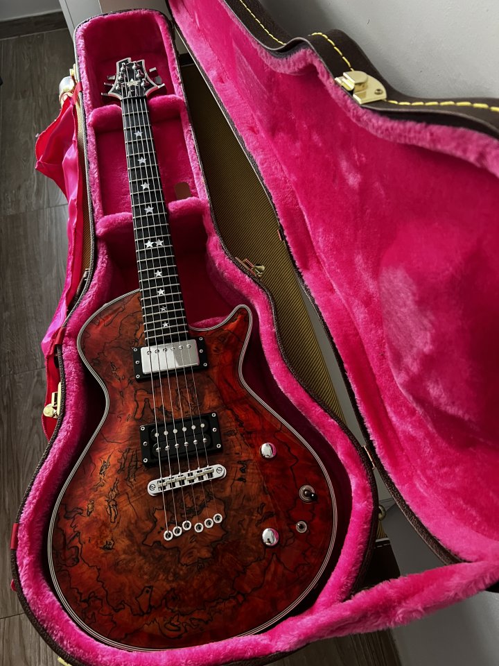 Vendo Guitarra O3 OXYGEN “ STAR” de segunda mano · Foto 1 de 9 · Jaén · 2700 €