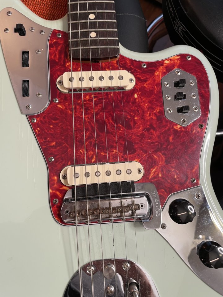 Fender FSR Jaguar American Vintage 62 Thin Skin de segunda mano · Foto 4 de 6 · Gipuzkoa · 2985 €