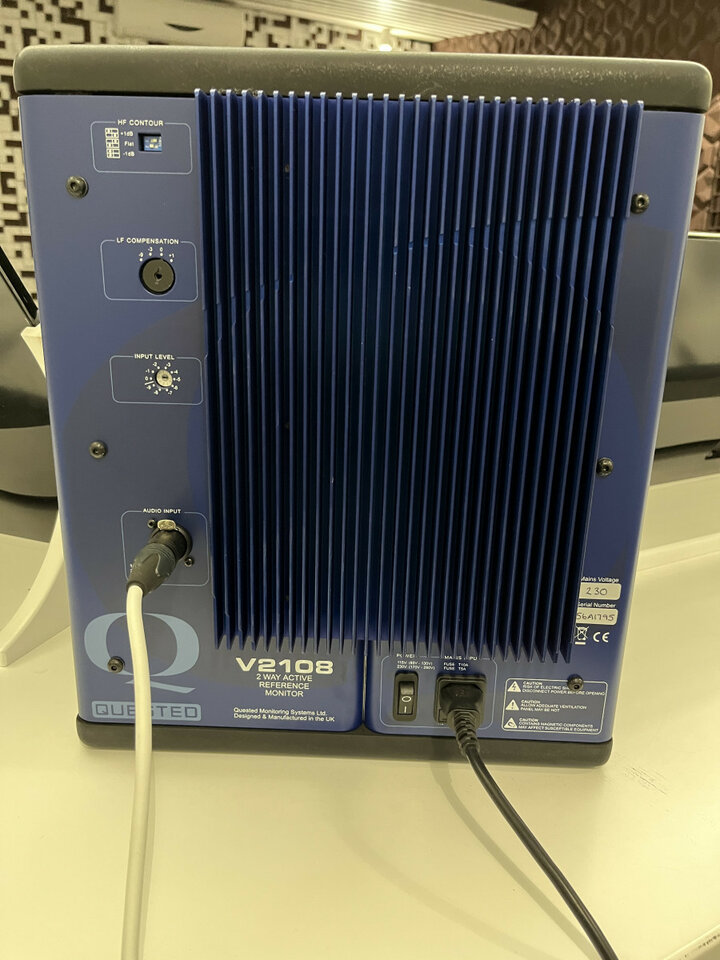 Monitores Quested V2108