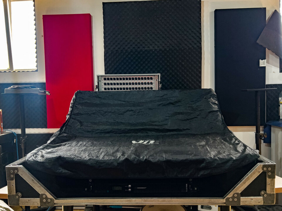 Soundcraft Vi1 + Stage Box + Salicru SPS750 Advance R + RME Madiface USB